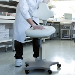 Laboratoriotuoli punainen, korkeus 450-650 mm