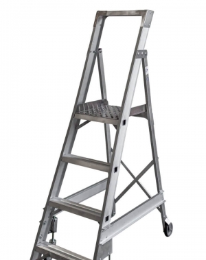 Myymälätikas pyörillä, tasokorkeus 890 mm/4 askelmaa